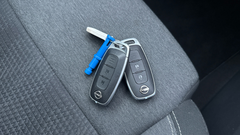 Nissan Qashqai 1.3 DiG-T MH N-Connecta 5dr Petrol Hatchback